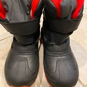 Cat and Jack - Boys Snow boots- great condition.